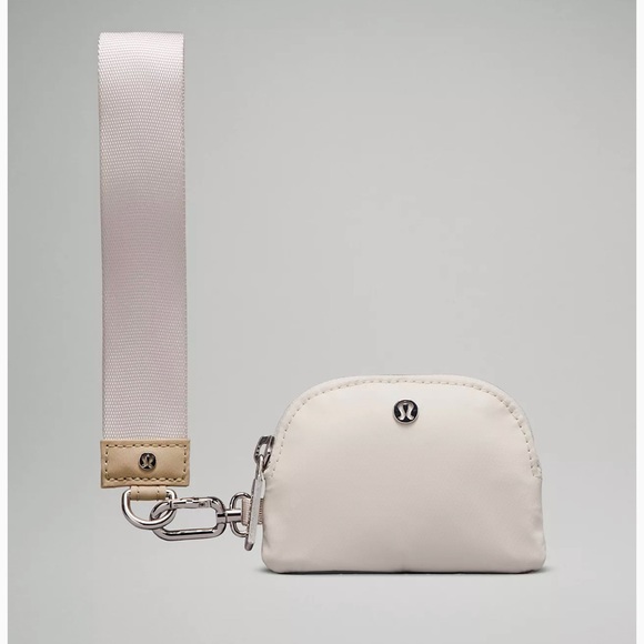 BNWT (goes with anything 🙌) Trench & White Opal Lululemon Dual Pouch - Picture 5 of 15